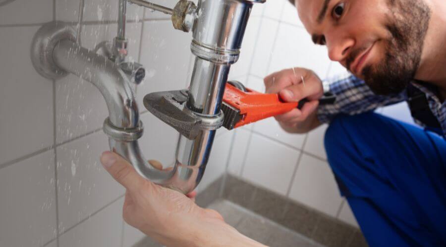 Expert burst pipe repair services in Glenwood, MO
